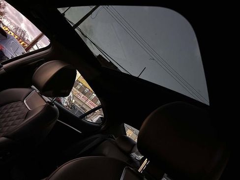 Used 2025 Genesis G70 3.3T Advanced w/ Sport Prestige Package image 15