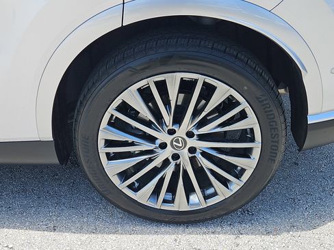 Used 2024 Lexus RX 450h AWD w/ Luxury Package image 29