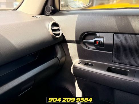 Used 2012 Scion xB FWD image 16
