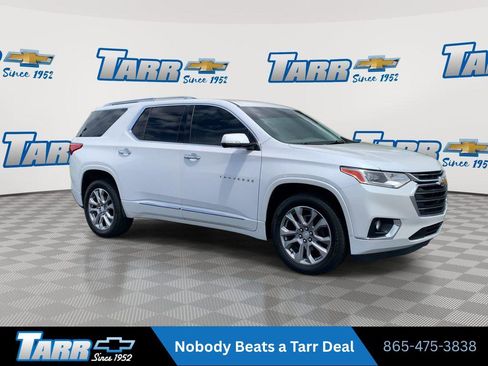 Used 2019 Chevrolet Traverse Premier w/ Driver Confidence II Package FWD image 2