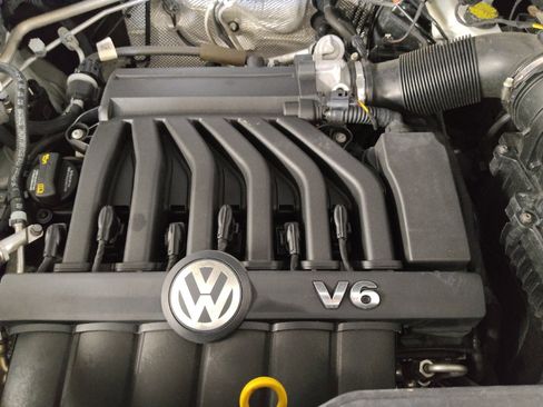 Used 2021 Volkswagen Atlas SEL FWD image 30