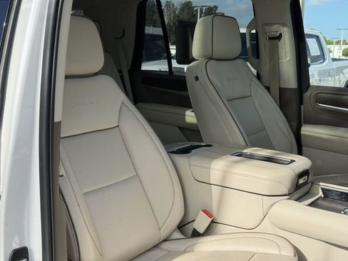 Used 2022 GMC Yukon Denali w/ Denali Ultimate Package AWD/4WD image 20