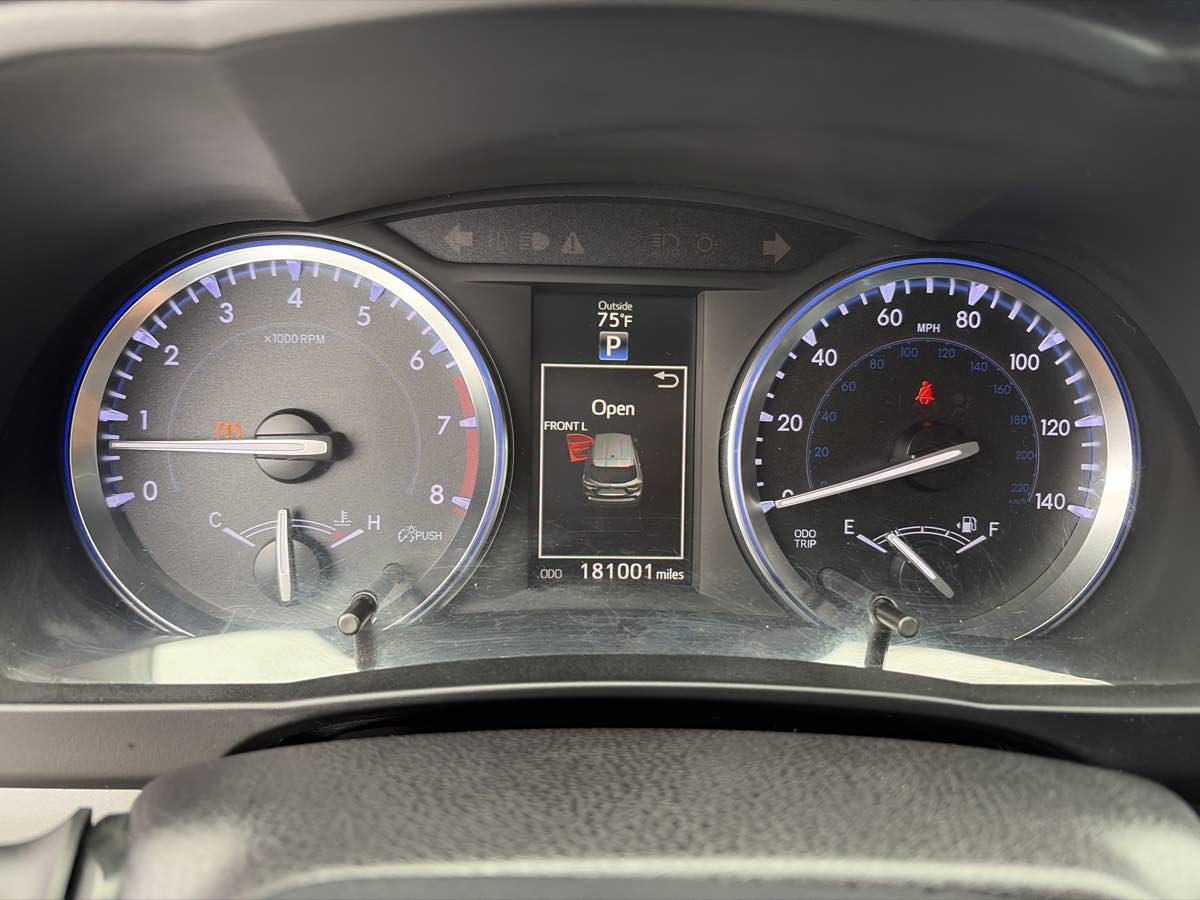 Used 2014 Toyota Highlander XLE FWD image 40