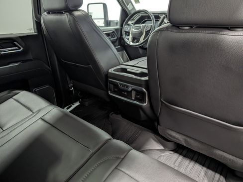 Used 2024 GMC Sierra 3500 Denali w/ Denali Reserve Package image 22