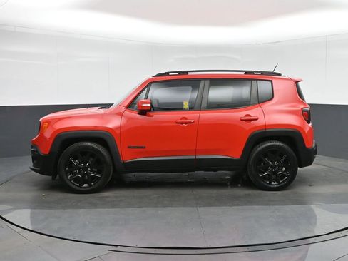 Used 2017 Jeep Renegade Altitude FWD image 4