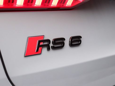 Used 2021 Audi RS 6 w/ Executive Package AWD/4WD image 13
