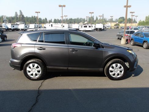 Used 2016 Toyota RAV4 LE AWD/4WD image 6