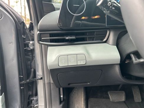 Certified 2025 Hyundai Elantra Limited image 22