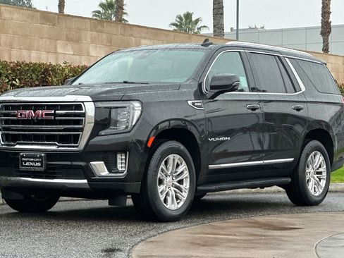 Used 2021 GMC Yukon SLT w/ Rear Media and Nav Package image 8
