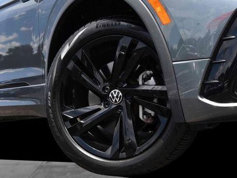 Certified 2023 Volkswagen Tiguan SE R-Line FWD image 3