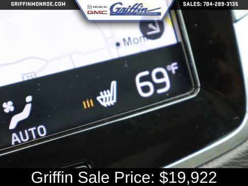 Used 2018 Volvo XC90 T6 Momentum w/ Convenience Package AWD/4WD image 33