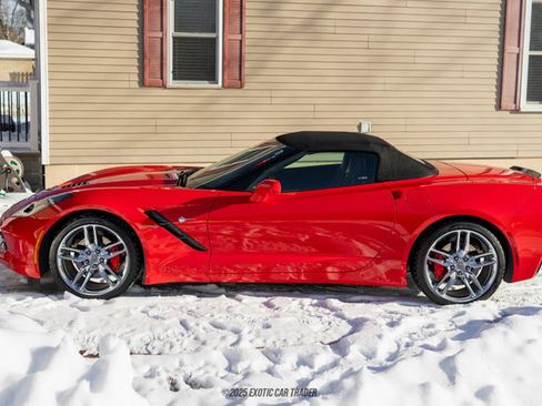 Used 2018 Chevrolet Corvette Stingray Convertible w/ 2LT Preferred Equipment Group image 3