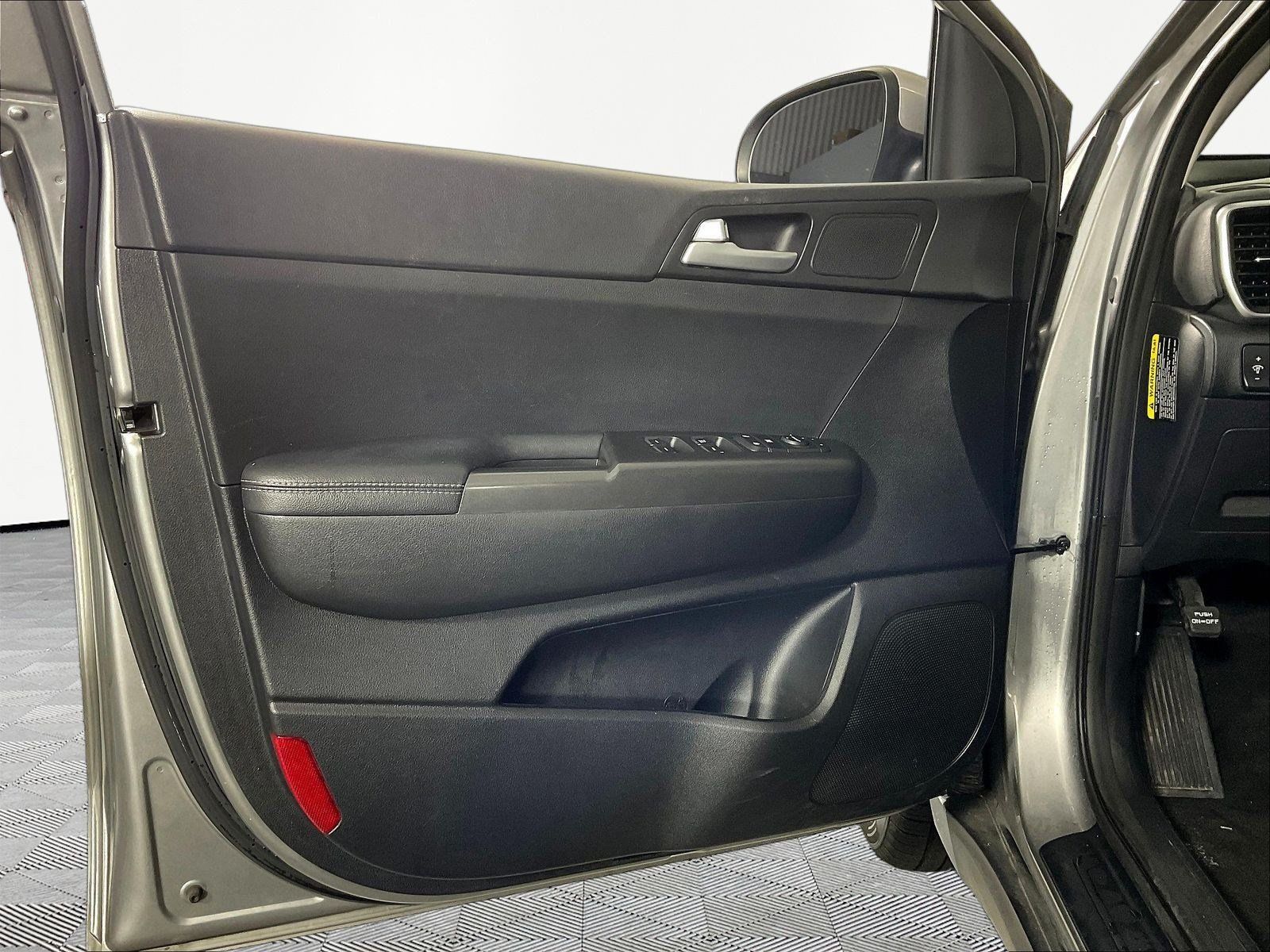 Used 2020 Kia Sportage LX FWD image 20