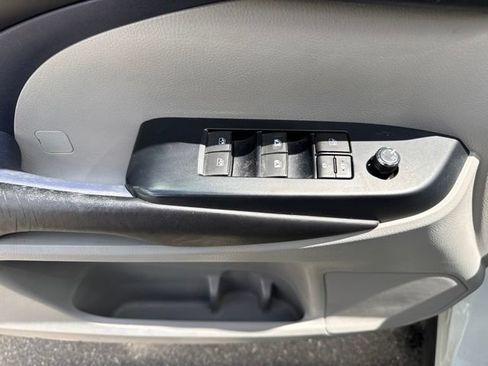Used 2019 Toyota Highlander XLE AWD/4WD image 8