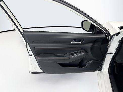 Used 2022 Nissan Altima 2.5 SR w/ Midnight Edition Package FWD image 22