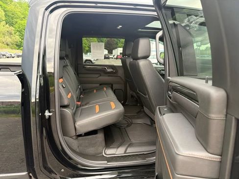 Certified 2026 GMC Sierra 3500 AT4 AWD/4WD image 23
