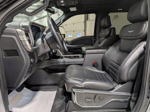 Used 2025 Ford F250 Platinum image 17