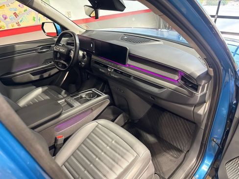 Used 2024 Kia EV9 Land w/ Towing Package AWD/4WD image 72