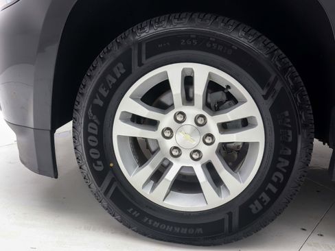 Used 2018 Chevrolet Suburban LS w/ Max Trailering Package AWD/4WD image 32