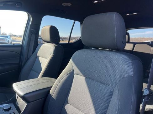 Used 2023 Chevrolet Traverse LT image 15