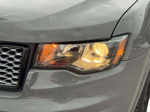 Used 2020 Jeep Grand Cherokee Altitude AWD/4WD image 12