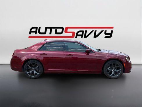 Used 2023 Chrysler 300 S RWD image 4