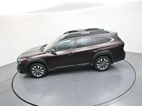 Used 2025 Subaru Outback Limited AWD/4WD image 25