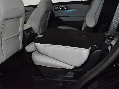 Used 2026 Ford Explorer Platinum w/ LUX Leather Package AWD/4WD image 22