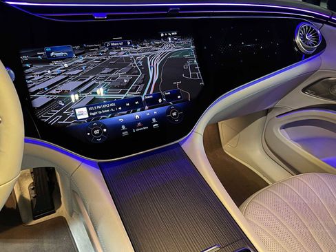 Certified 2023 Mercedes-Benz EQS 580 4MATIC SUV image 33