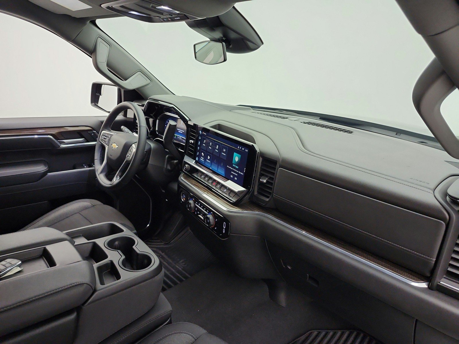 Used 2024 Chevrolet Silverado 1500 LT AWD/4WD image 18