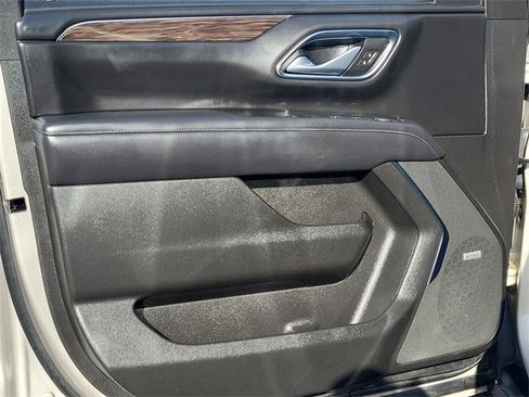 Used 2022 Chevrolet Tahoe Z71 w/ Luxury Package image 6
