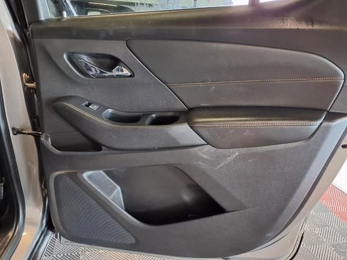 Used 2018 Chevrolet Traverse LT image 12