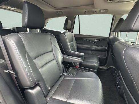 Used 2016 Honda Pilot Touring image 23