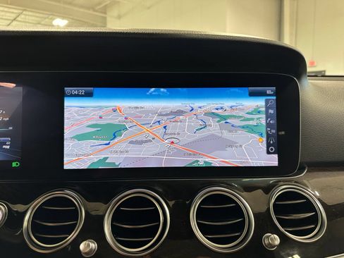 Used 2019 Mercedes-Benz E 300 image 24