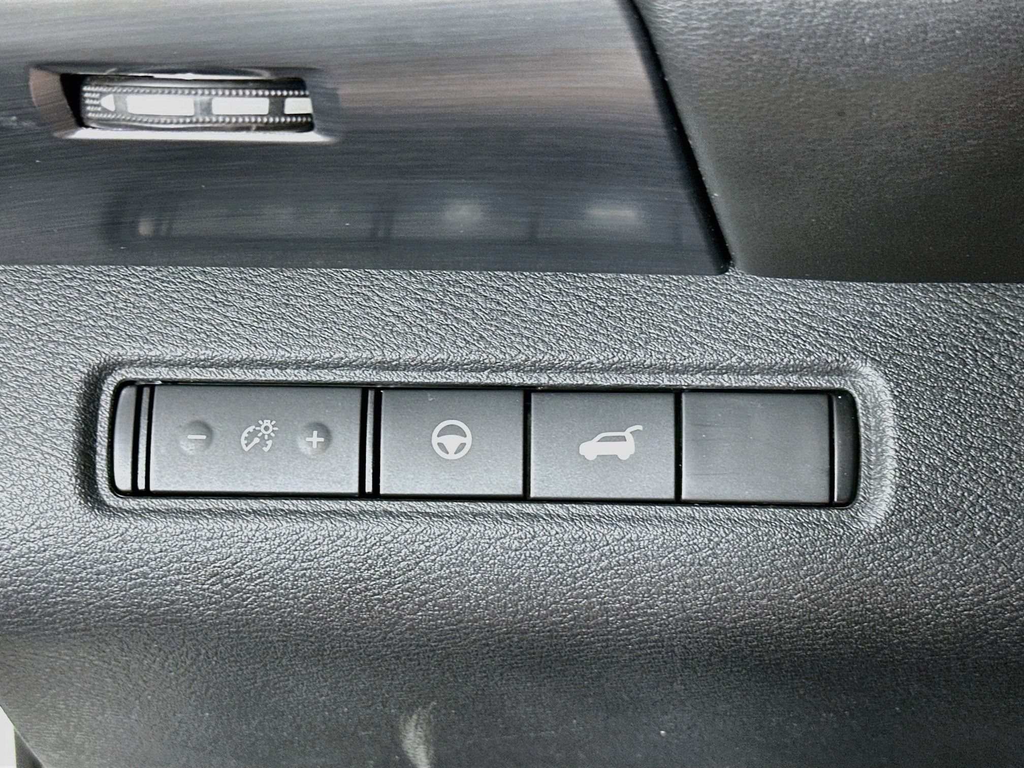 Used 2022 Nissan Pathfinder SL w/ SL Premium Package FWD image 17