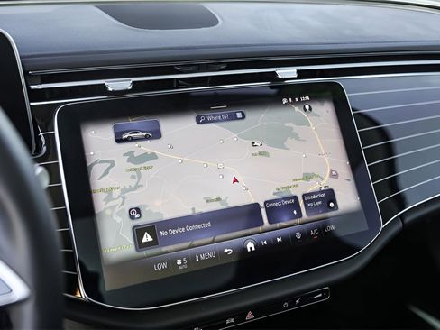 Used 2024 Mercedes-Benz E 350 4MATIC Sedan image 15