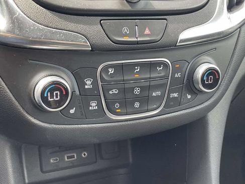 Used 2022 Chevrolet Equinox LT AWD/4WD image 35