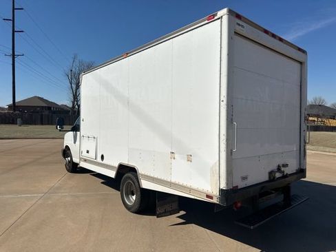 Used 2004 Chevrolet Express 3500 RWD image 3