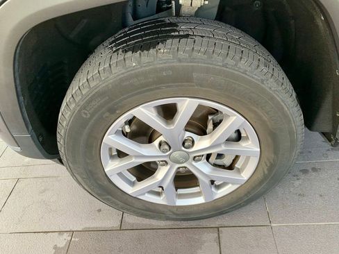 Used 2022 Jeep Grand Cherokee L Limited RWD image 10