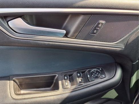 Used 2023 Ford Edge SEL w/ Sport Appearance Package image 18