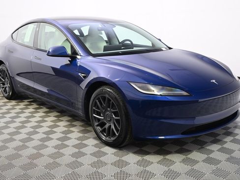 Used 2025 Tesla Model 3 Long Range image 8