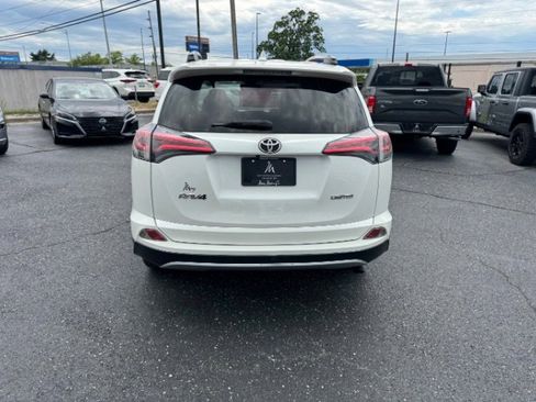 Used 2018 Toyota RAV4 Limited FWD image 4