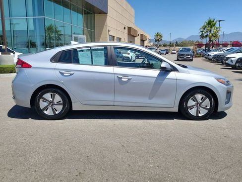 Certified 2022 Hyundai Ioniq Blue FWD image 32