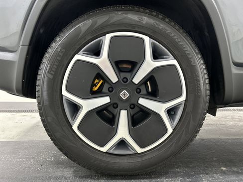 Used 2024 Rivian R1S Adventure image 12