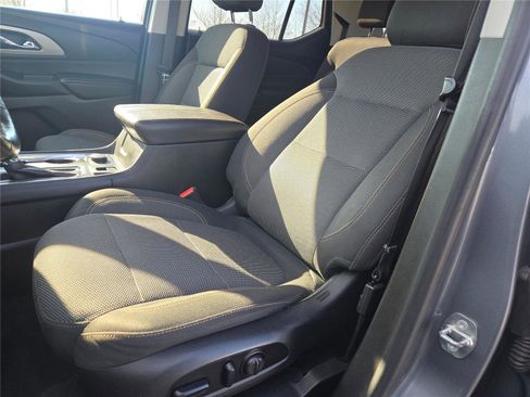 Used 2018 Chevrolet Traverse LT image 28