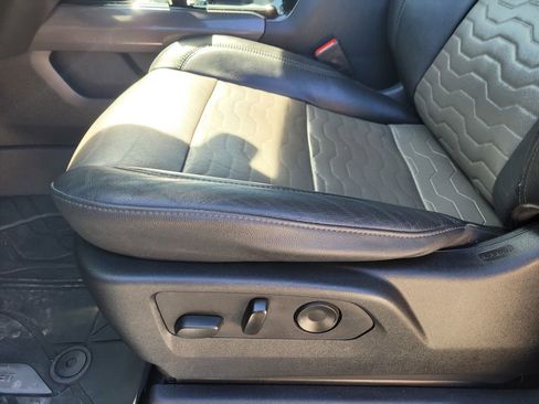 Used 2022 Chevrolet Silverado 1500 ZR2 w/ Technology Package image 16