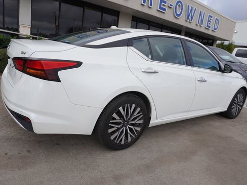 Used 2024 Nissan Altima 2.5 SV image 6