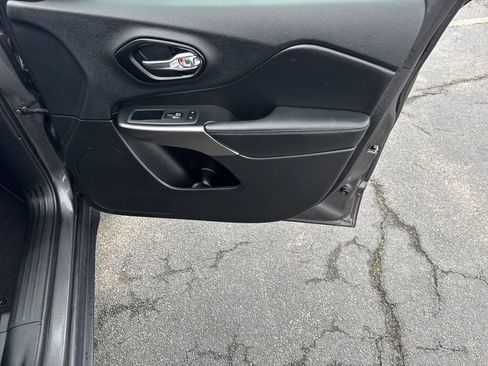 Used 2021 Jeep Cherokee Latitude Lux w/ Sun & Sound Group image 14