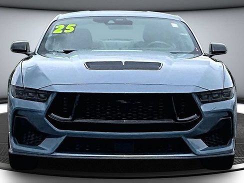 Used 2025 Ford Mustang GT Premium RWD image 2