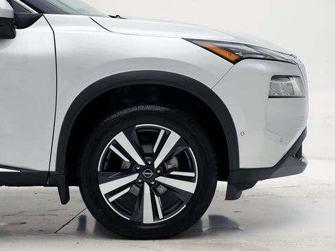 Used 2023 Nissan Rogue SL w/ SL Premium Package image 4